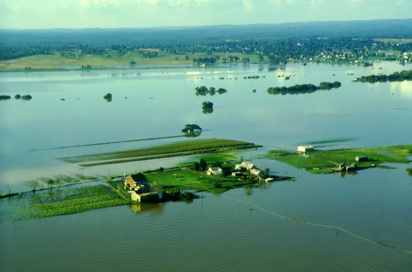 Aerial view of flooding Hawkesbury Nepean Valley May 1988
