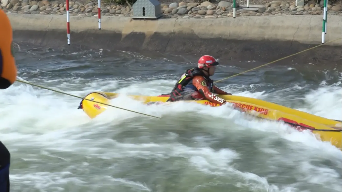 SES crew in water demonstration for flood rescue challenge