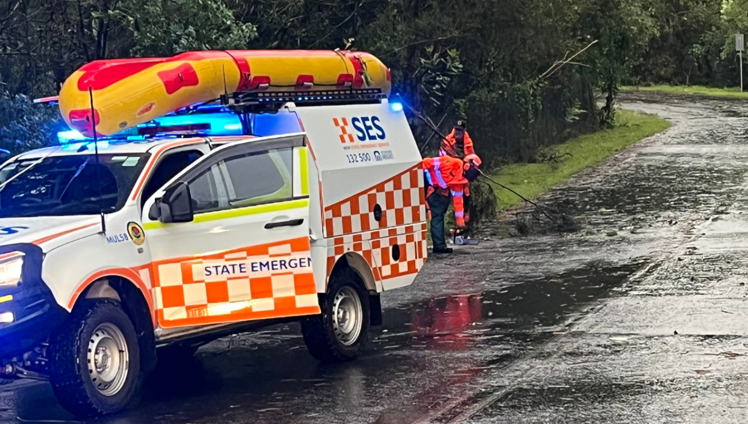 NSW SES crews our clearing road from debris 7 March 2025